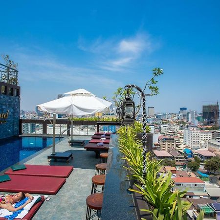V Hotel Phnom Penh Bagian luar foto