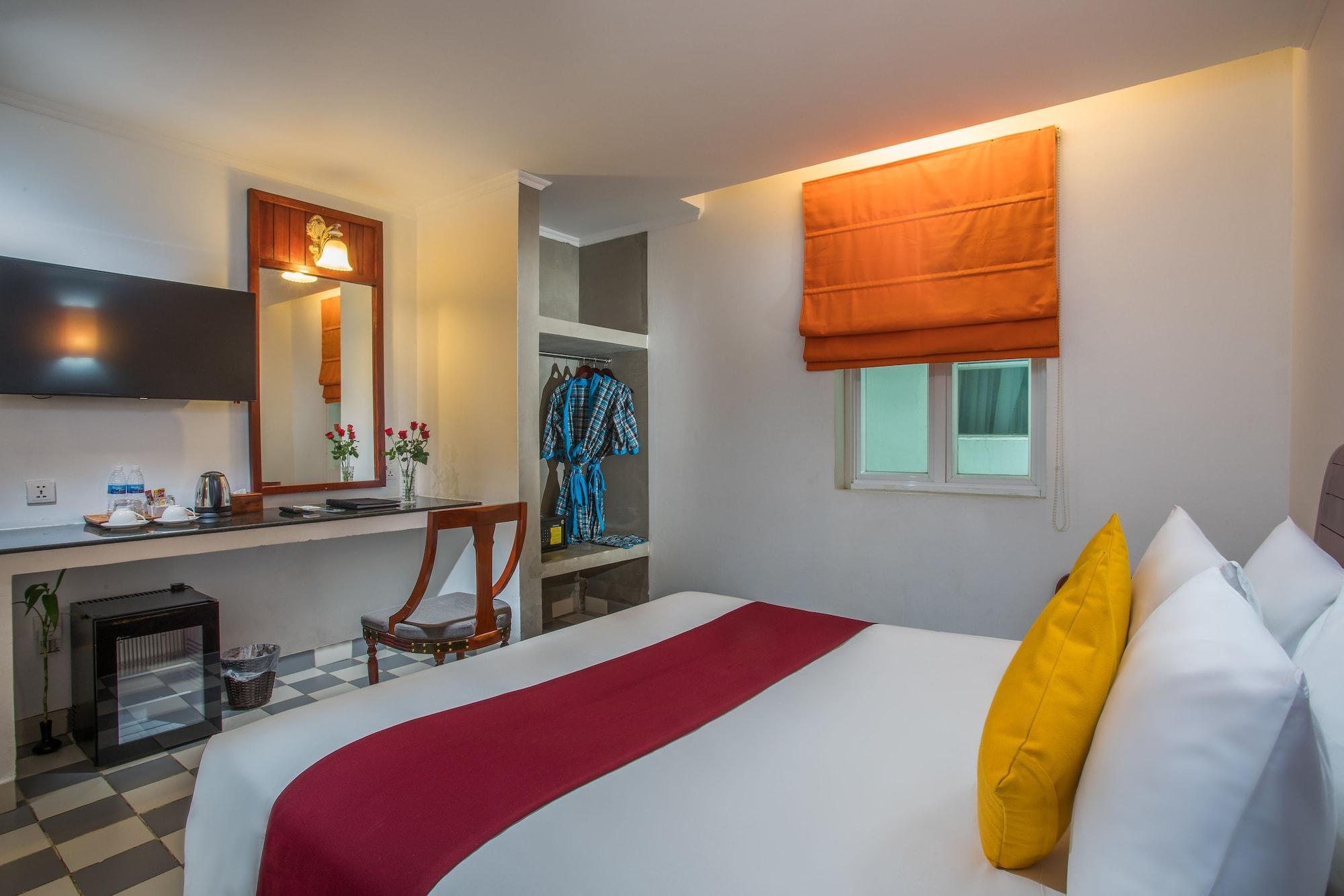 V Hotel Phnom Penh Bagian luar foto