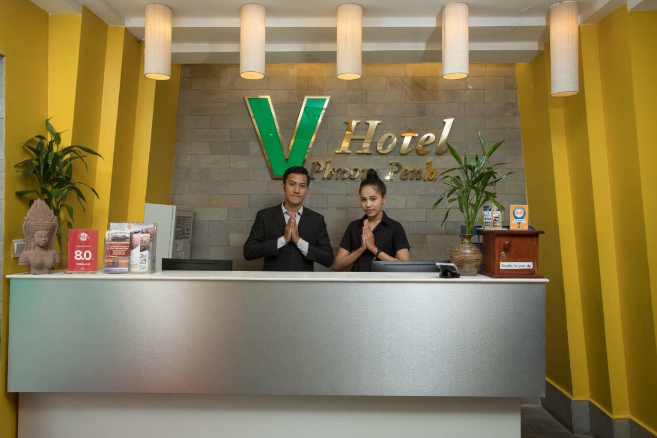V Hotel Phnom Penh Bagian luar foto