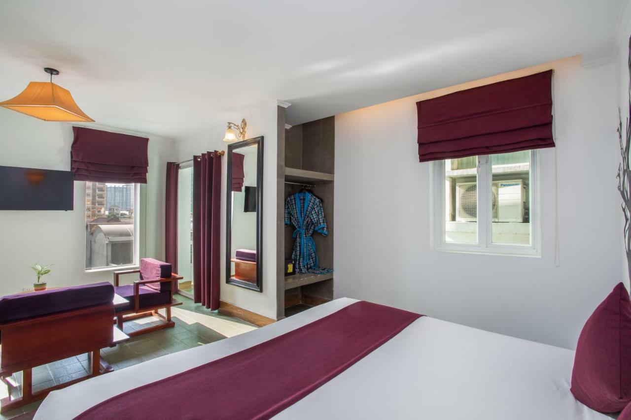 V Hotel Phnom Penh Bagian luar foto