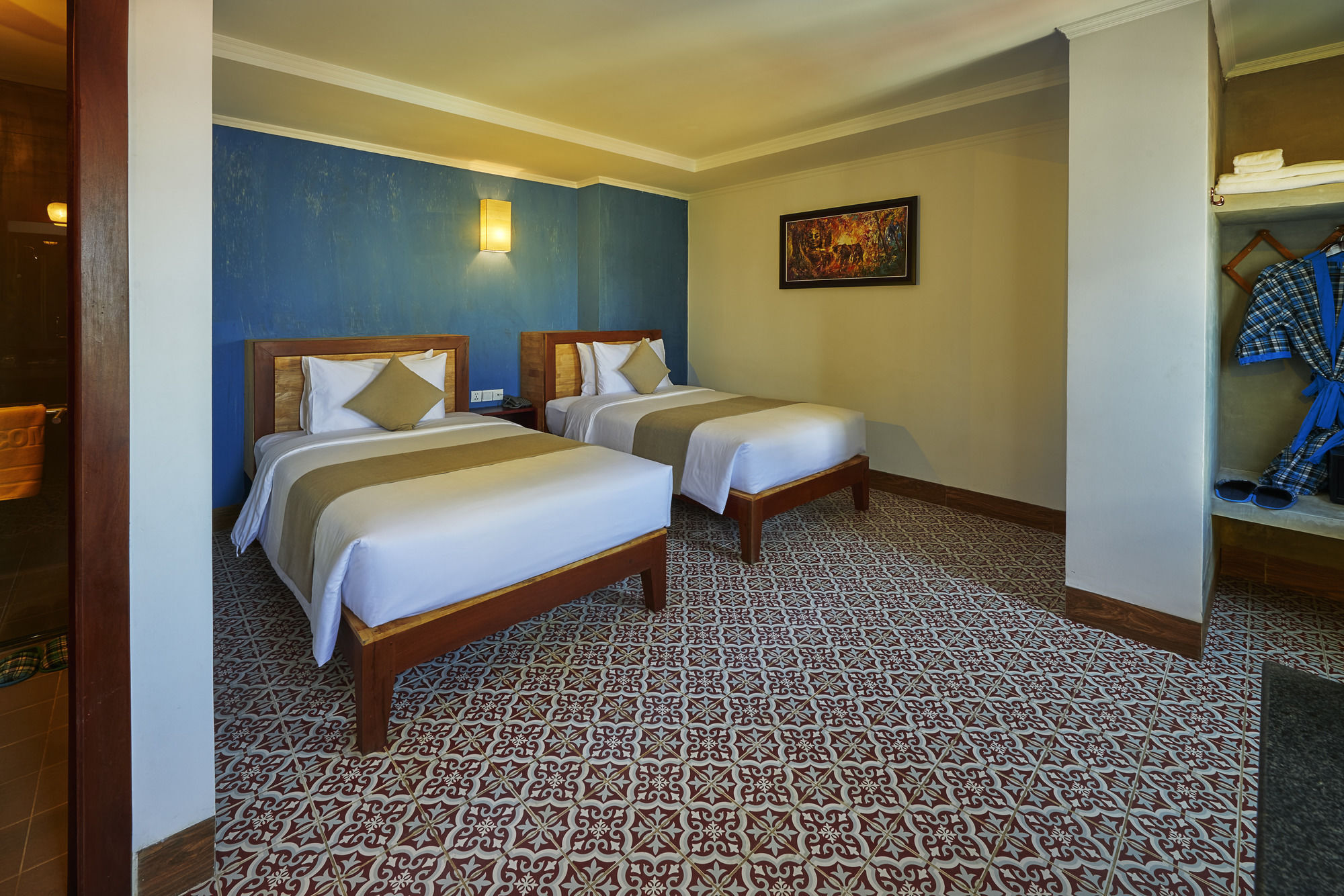 V Hotel Phnom Penh Bagian luar foto