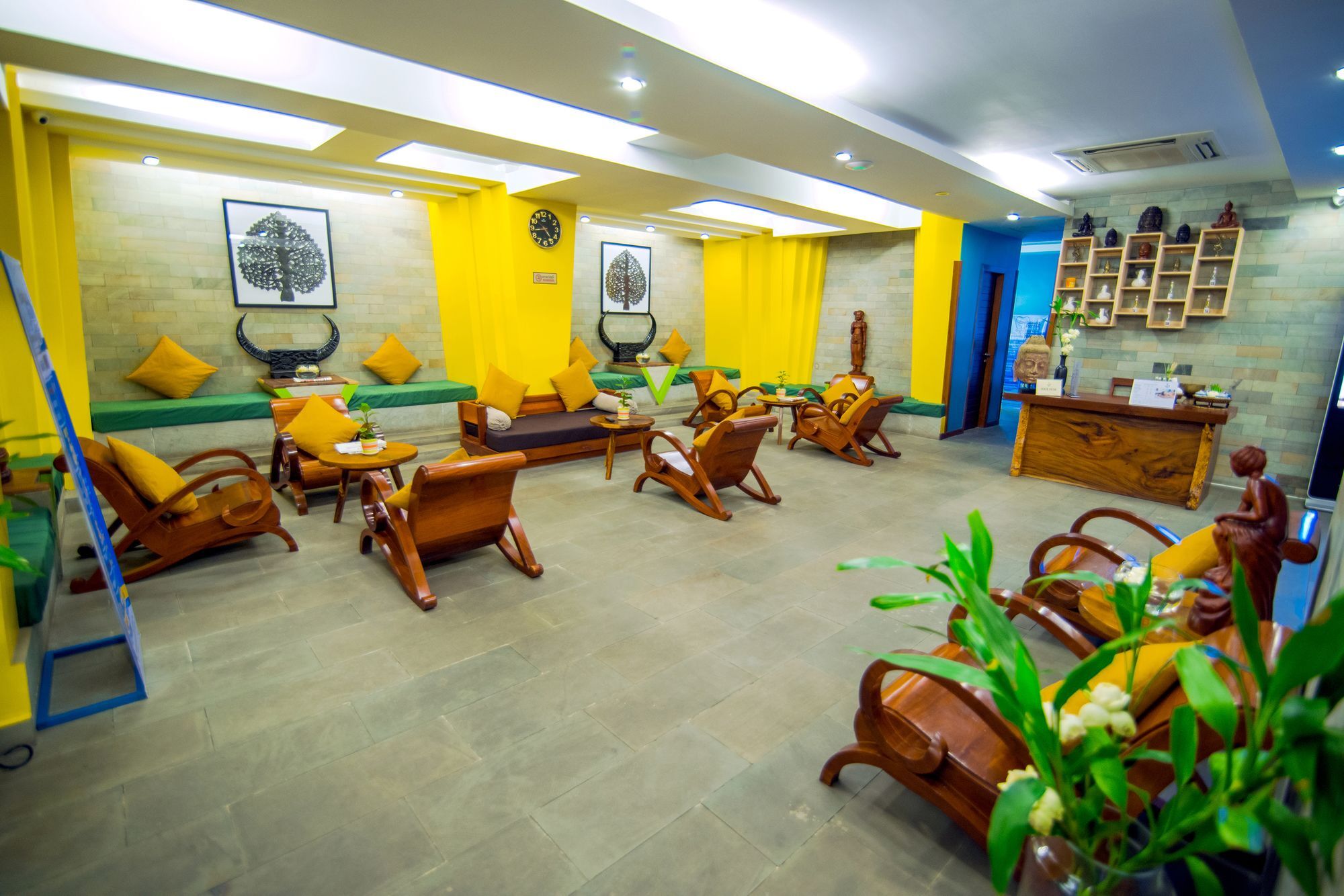 V Hotel Phnom Penh Bagian luar foto
