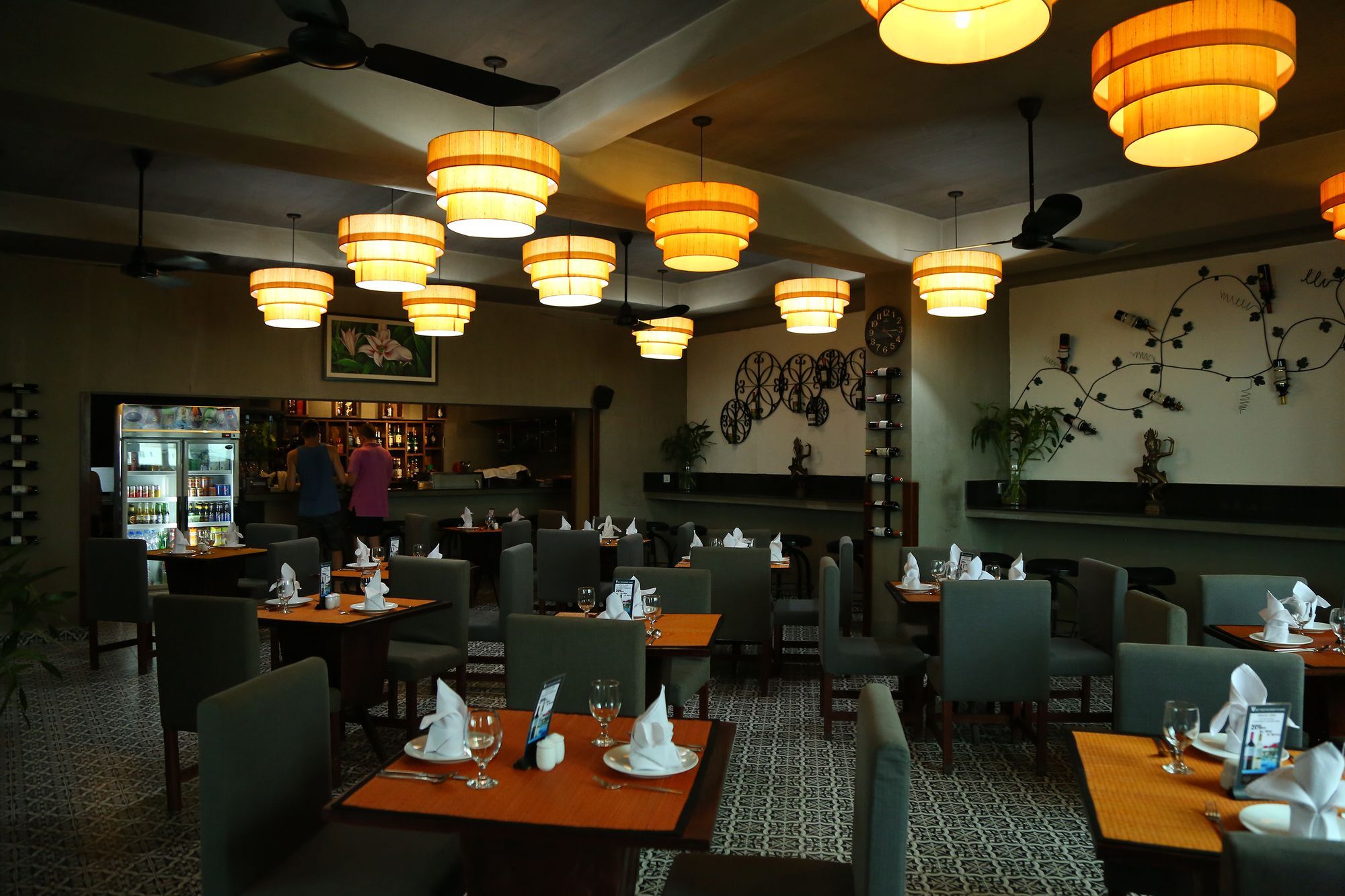 V Hotel Phnom Penh Bagian luar foto