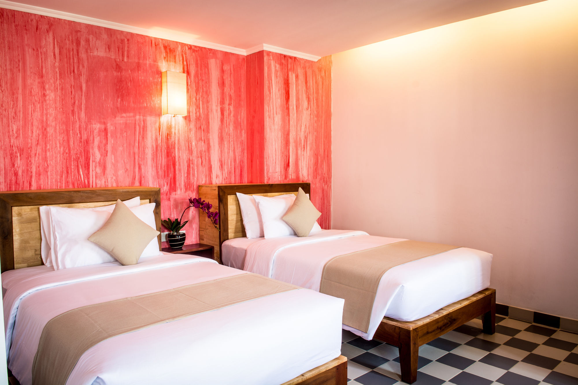 V Hotel Phnom Penh Bagian luar foto
