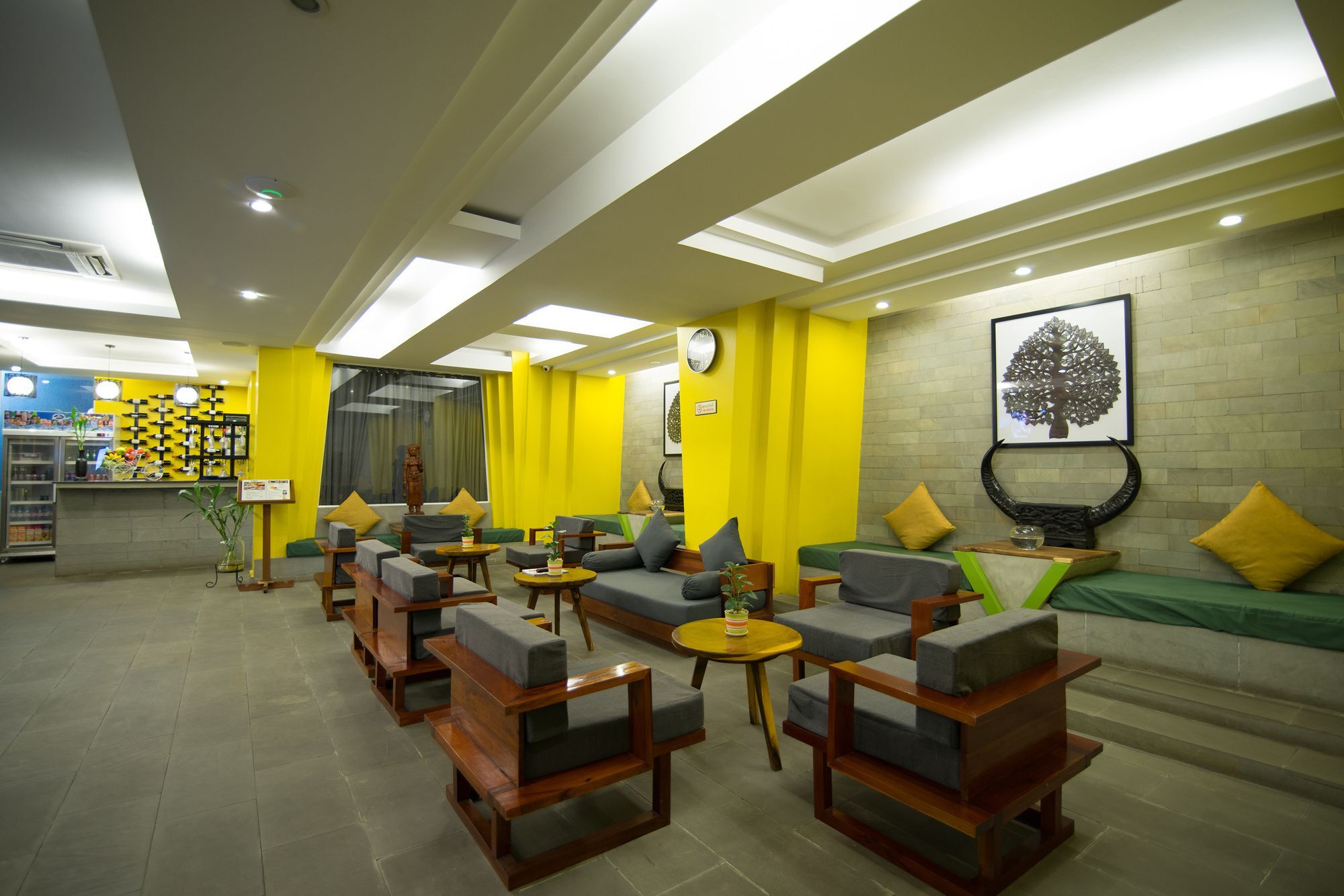 V Hotel Phnom Penh Bagian luar foto